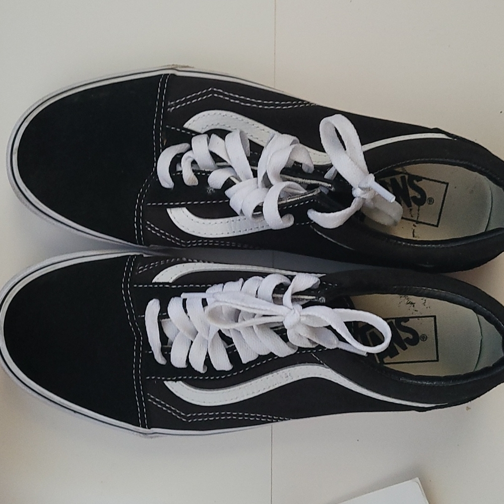 Size 8 Vans Almost New Black and white